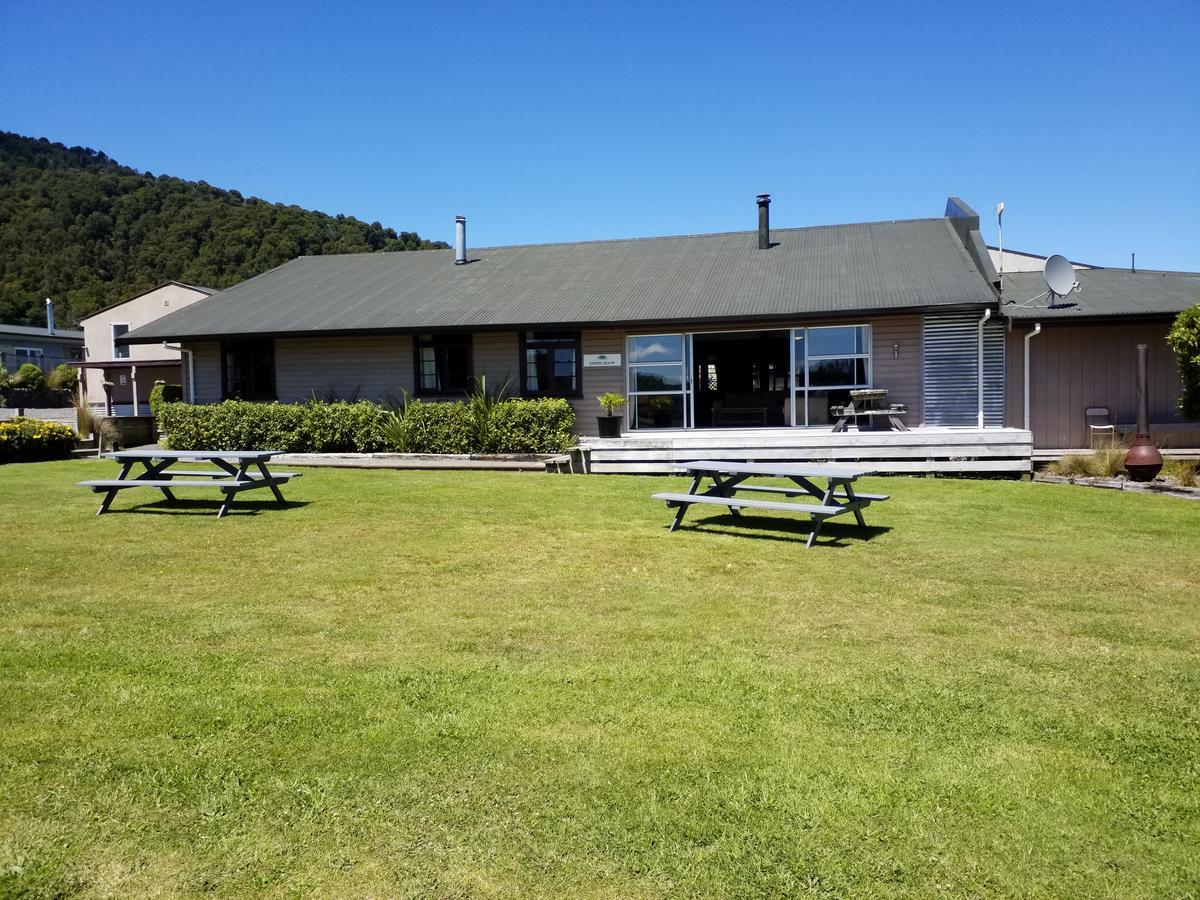 The Crossing Lodge Erua Extérieur photo